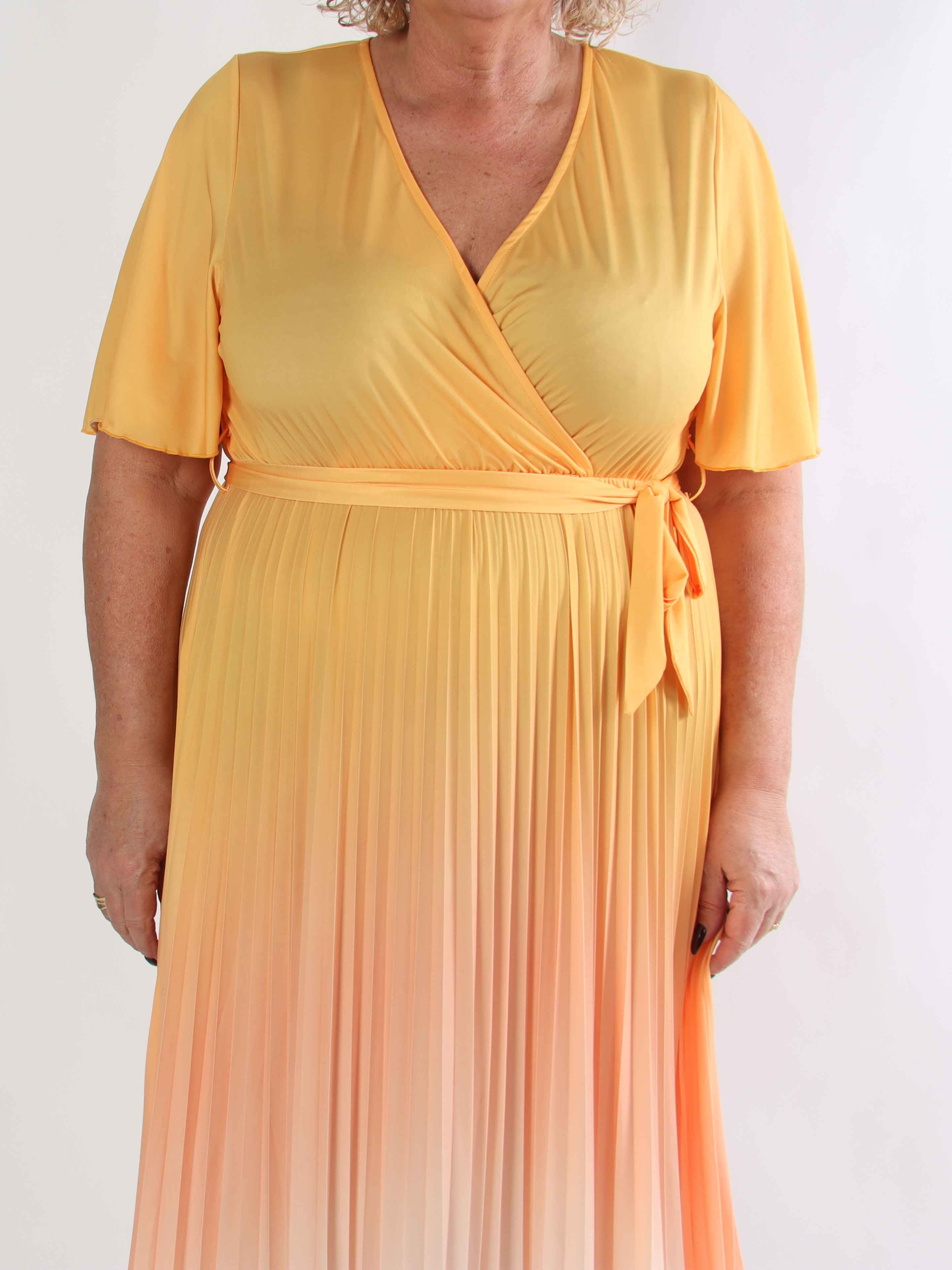 Toledo Fade - Fin plus size flerfarvet kjole med plisseret skørt